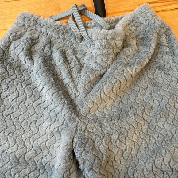 Crave Fame light blue soft fleece 2 piece jogger pants and crop jacket set - Picture 11 of 15